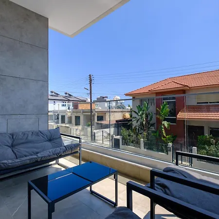 Dwell Iii Apartament